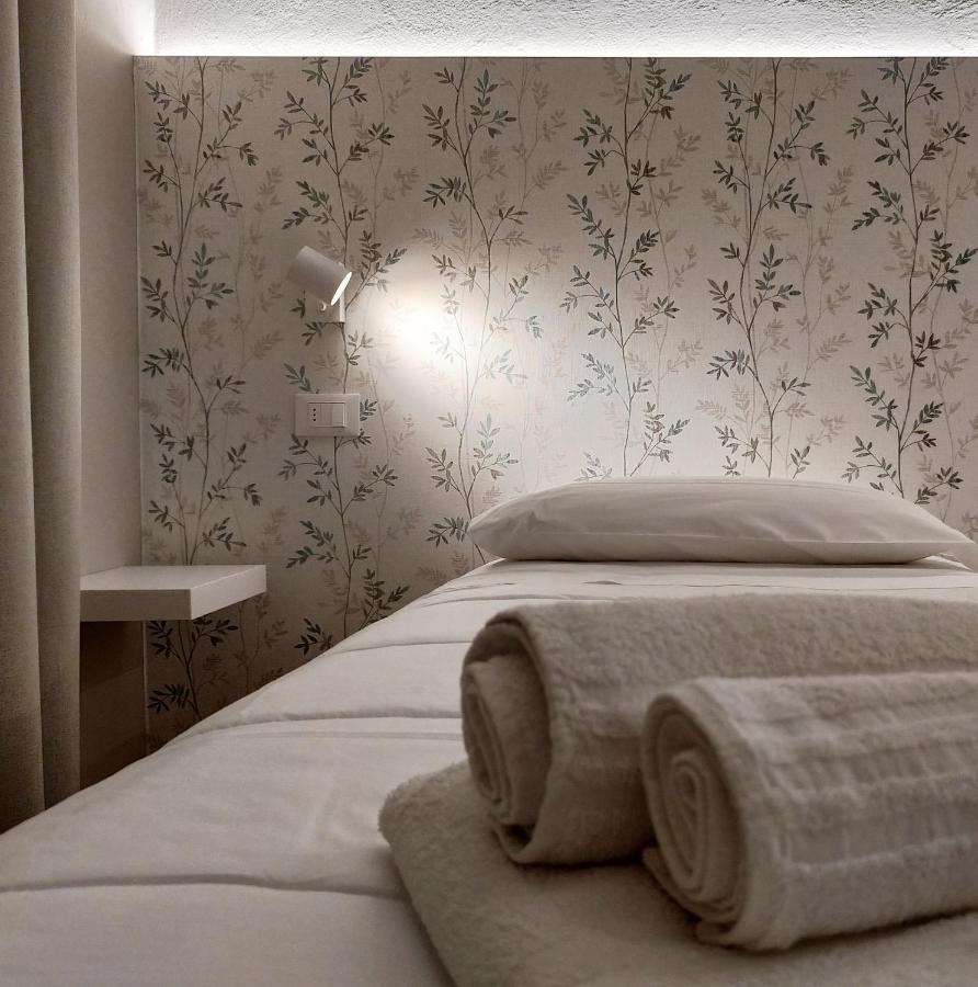 Hotel Benvenuto Каорле Экстерьер фото