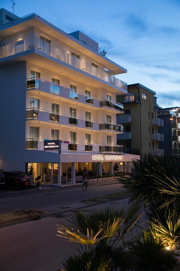 Hotel Benvenuto Каорле Экстерьер фото