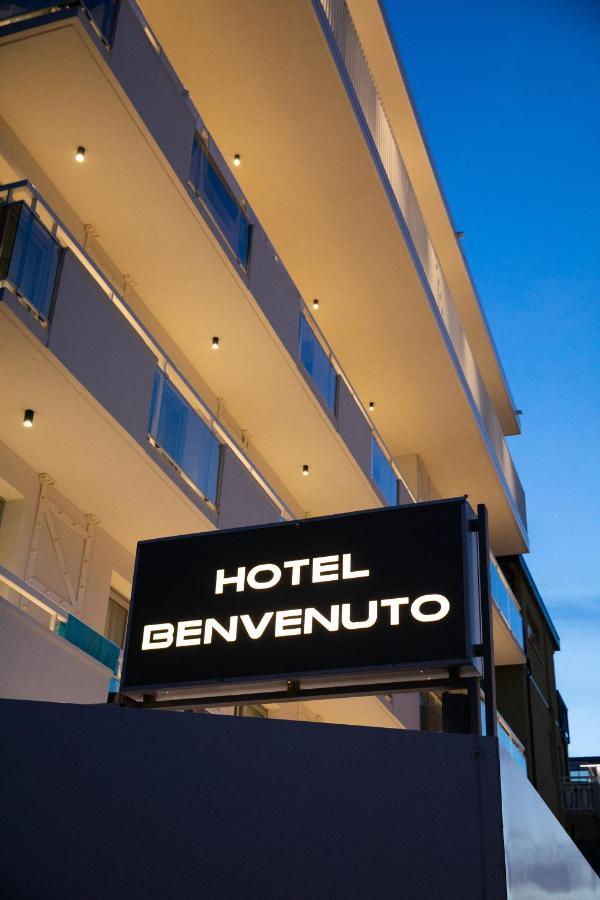 Hotel Benvenuto Каорле Экстерьер фото