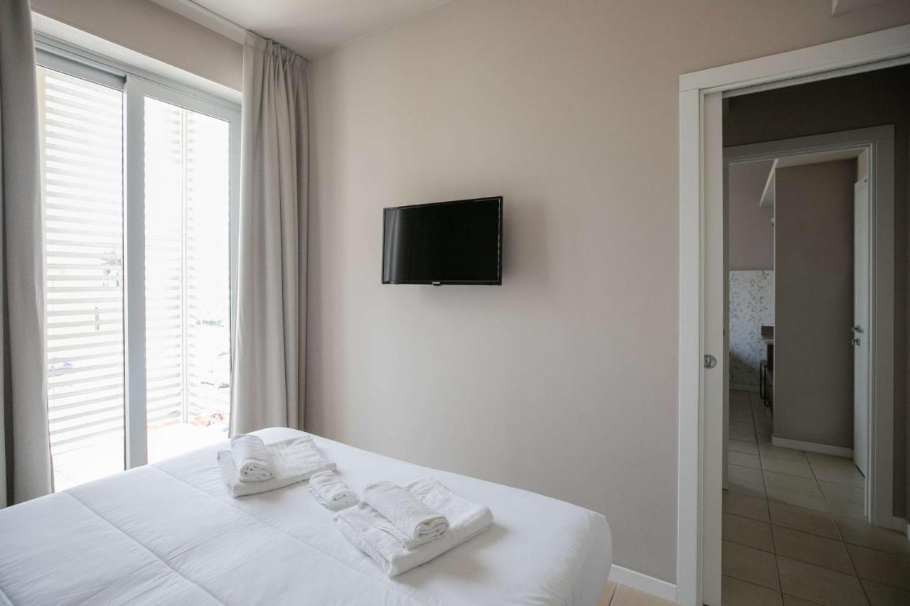 Hotel Benvenuto Каорле Экстерьер фото