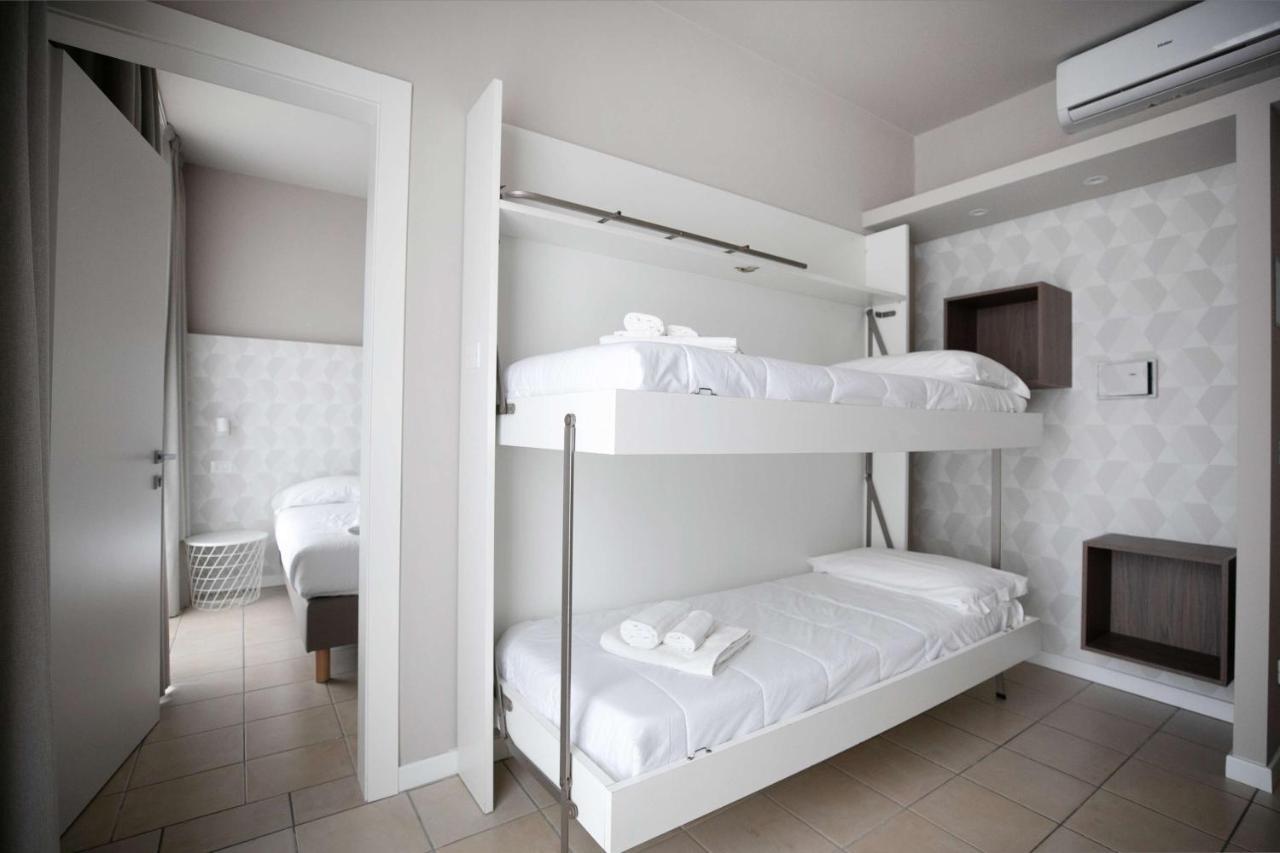 Hotel Benvenuto Каорле Экстерьер фото