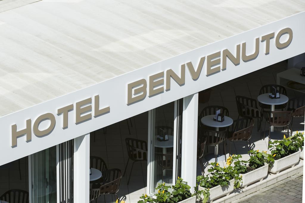 Hotel Benvenuto Каорле Экстерьер фото