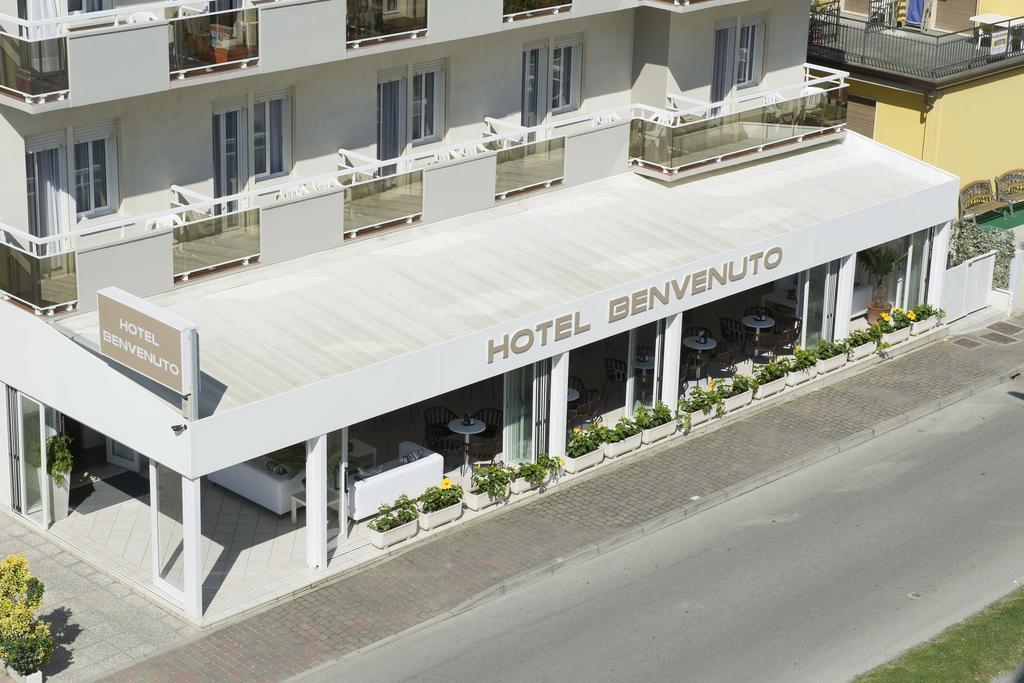 Hotel Benvenuto Каорле Экстерьер фото