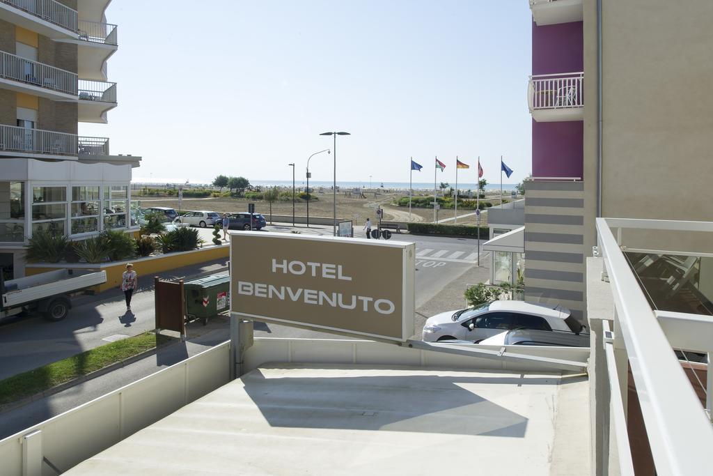 Hotel Benvenuto Каорле Экстерьер фото